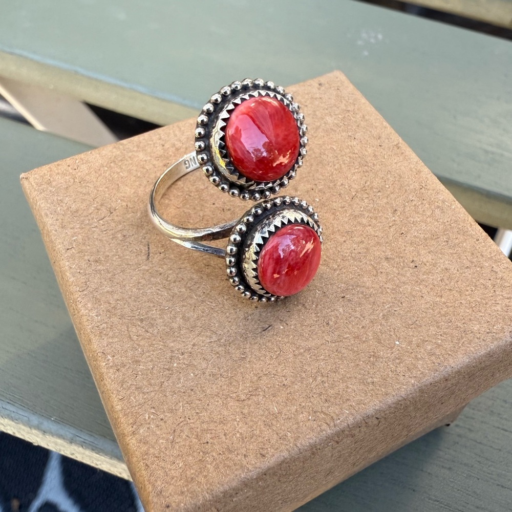 Authentic Native American Sterling Silver Spiny Oyster Ring